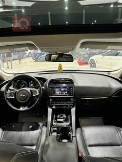 جاگوار F-Pace